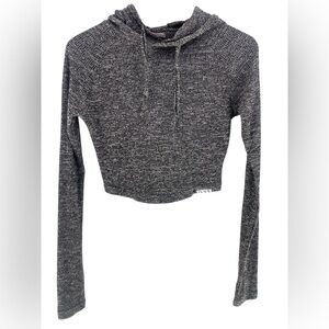 ILUS long sleeve crop knit hoodie